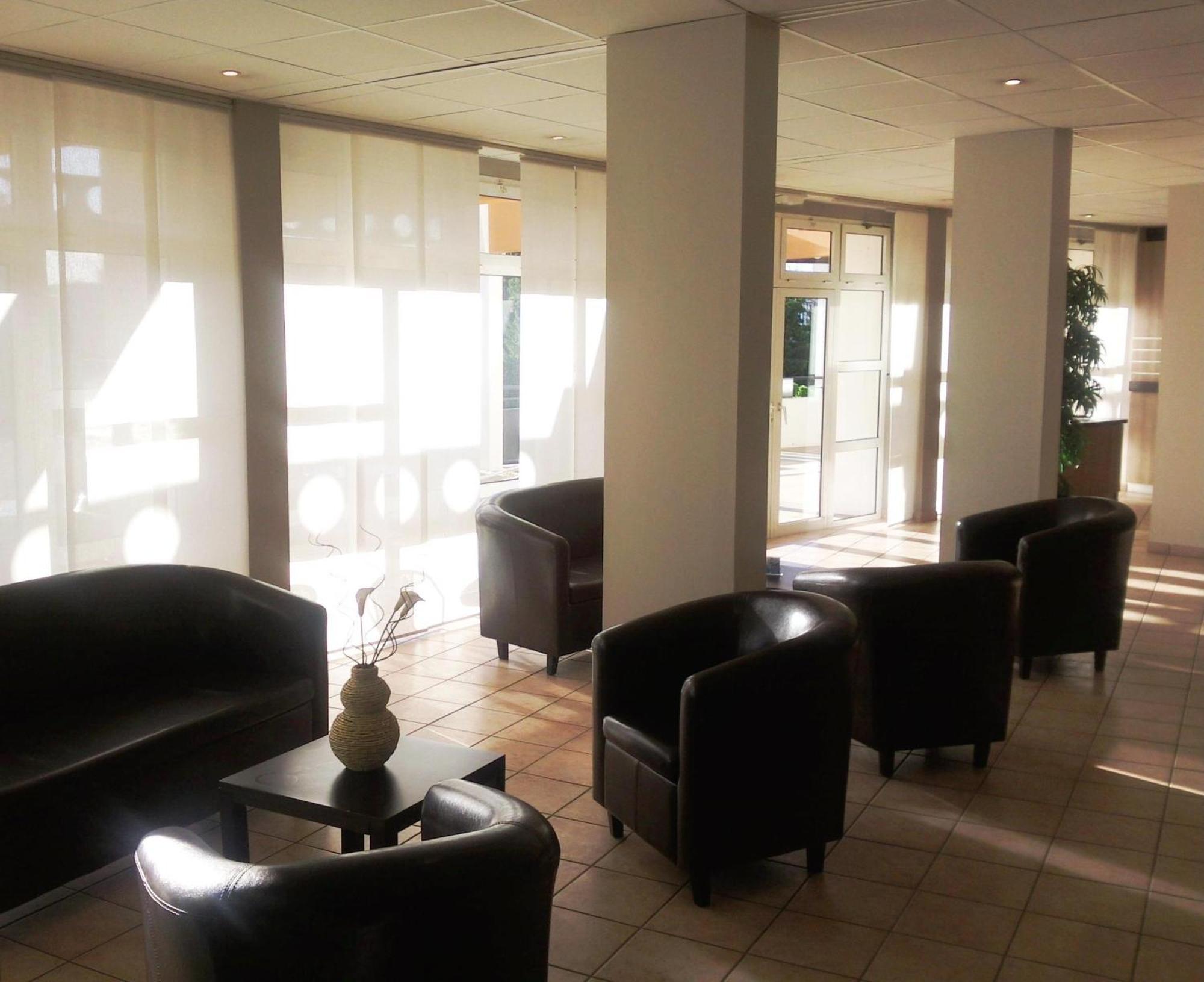 Hotel Residence Les Aiguades Port-de-Bouc Ngoại thất bức ảnh