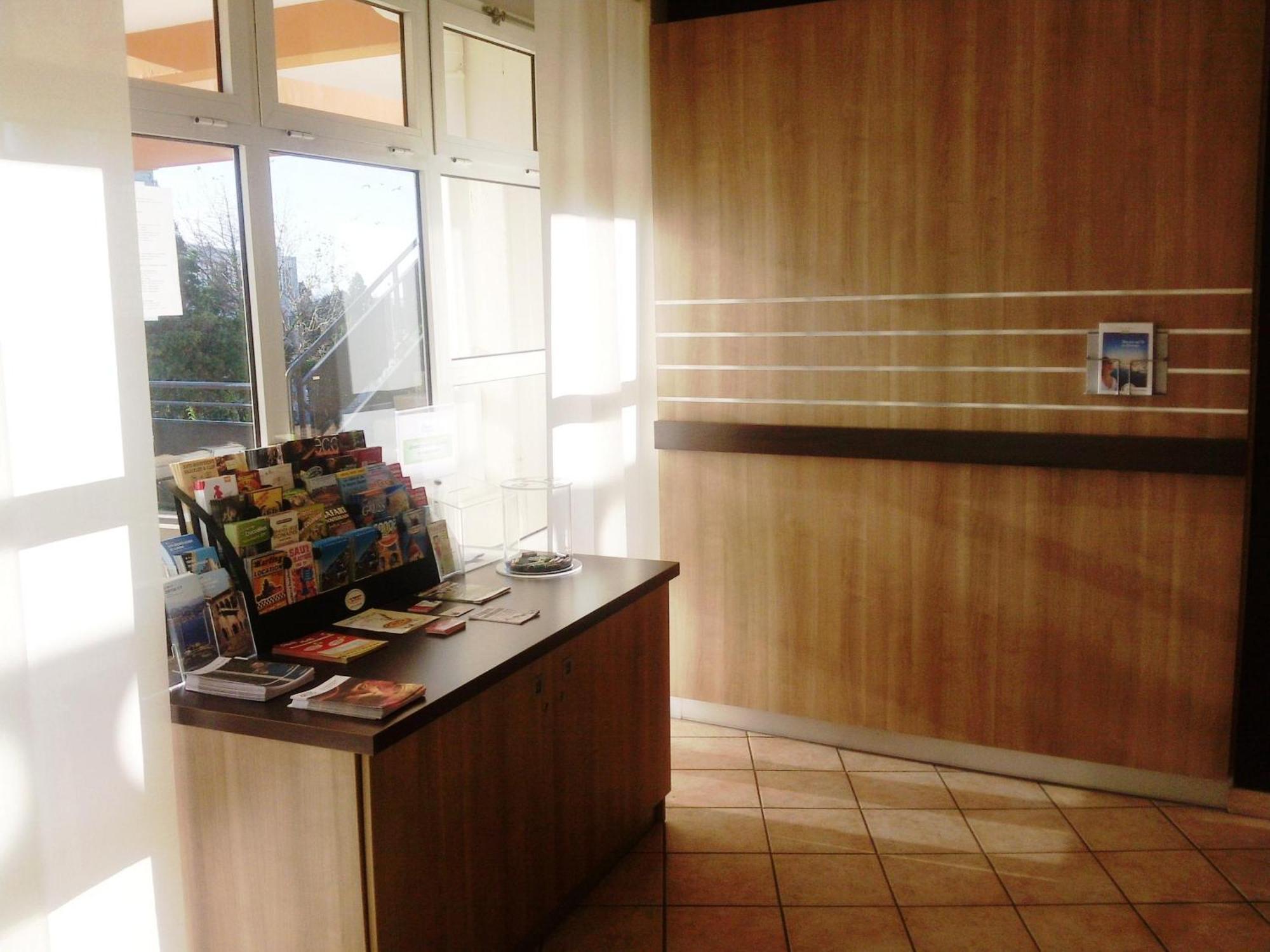 Hotel Residence Les Aiguades Port-de-Bouc Ngoại thất bức ảnh