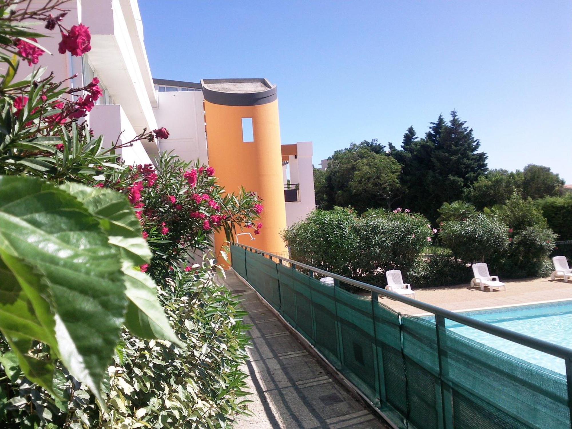 Hotel Residence Les Aiguades Port-de-Bouc Ngoại thất bức ảnh