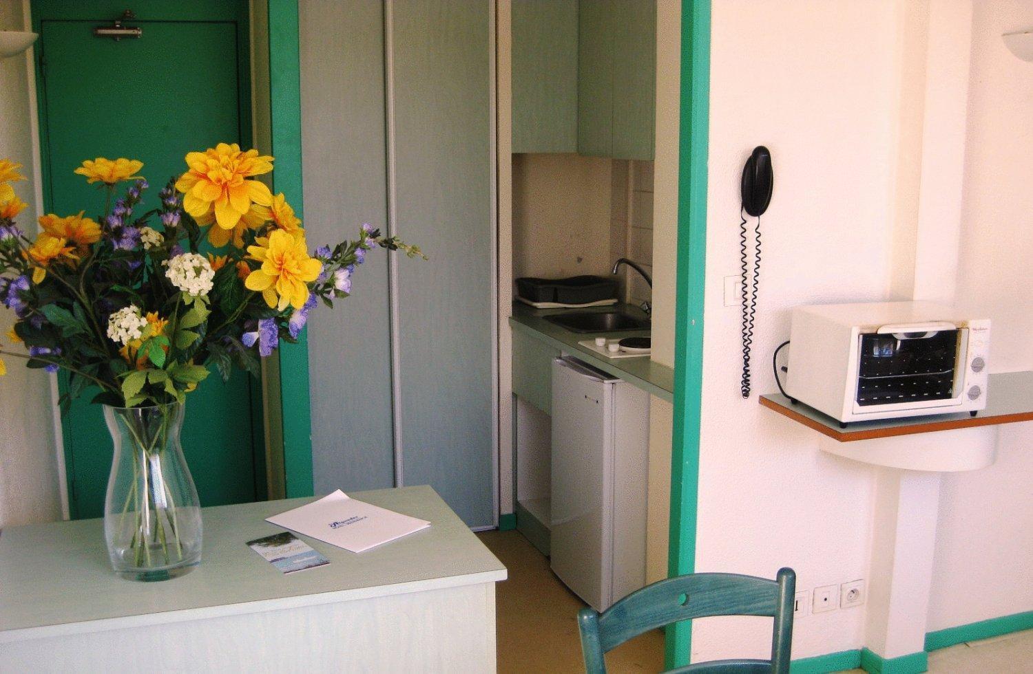 Hotel Residence Les Aiguades Port-de-Bouc Ngoại thất bức ảnh