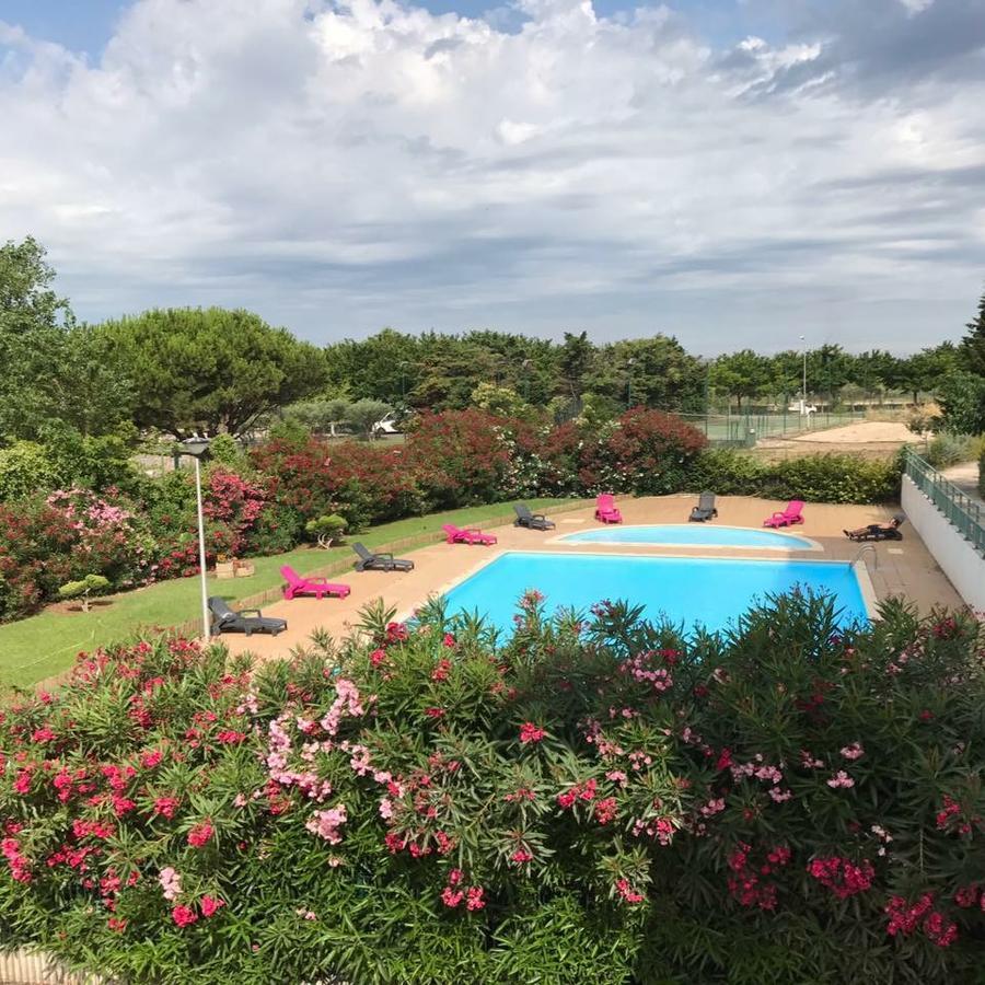 Hotel Residence Les Aiguades Port-de-Bouc Ngoại thất bức ảnh