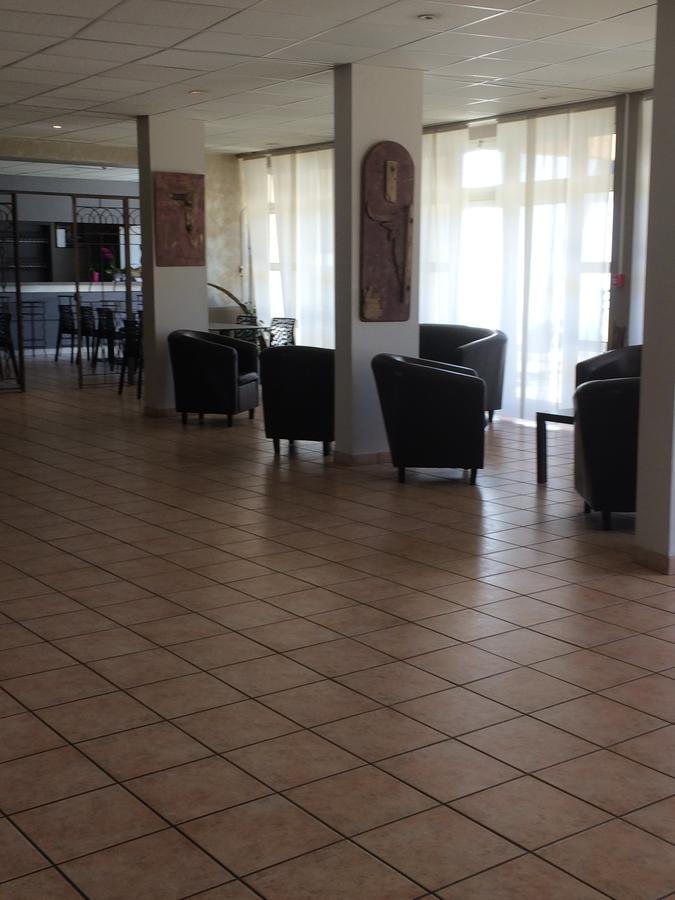 Hotel Residence Les Aiguades Port-de-Bouc Ngoại thất bức ảnh