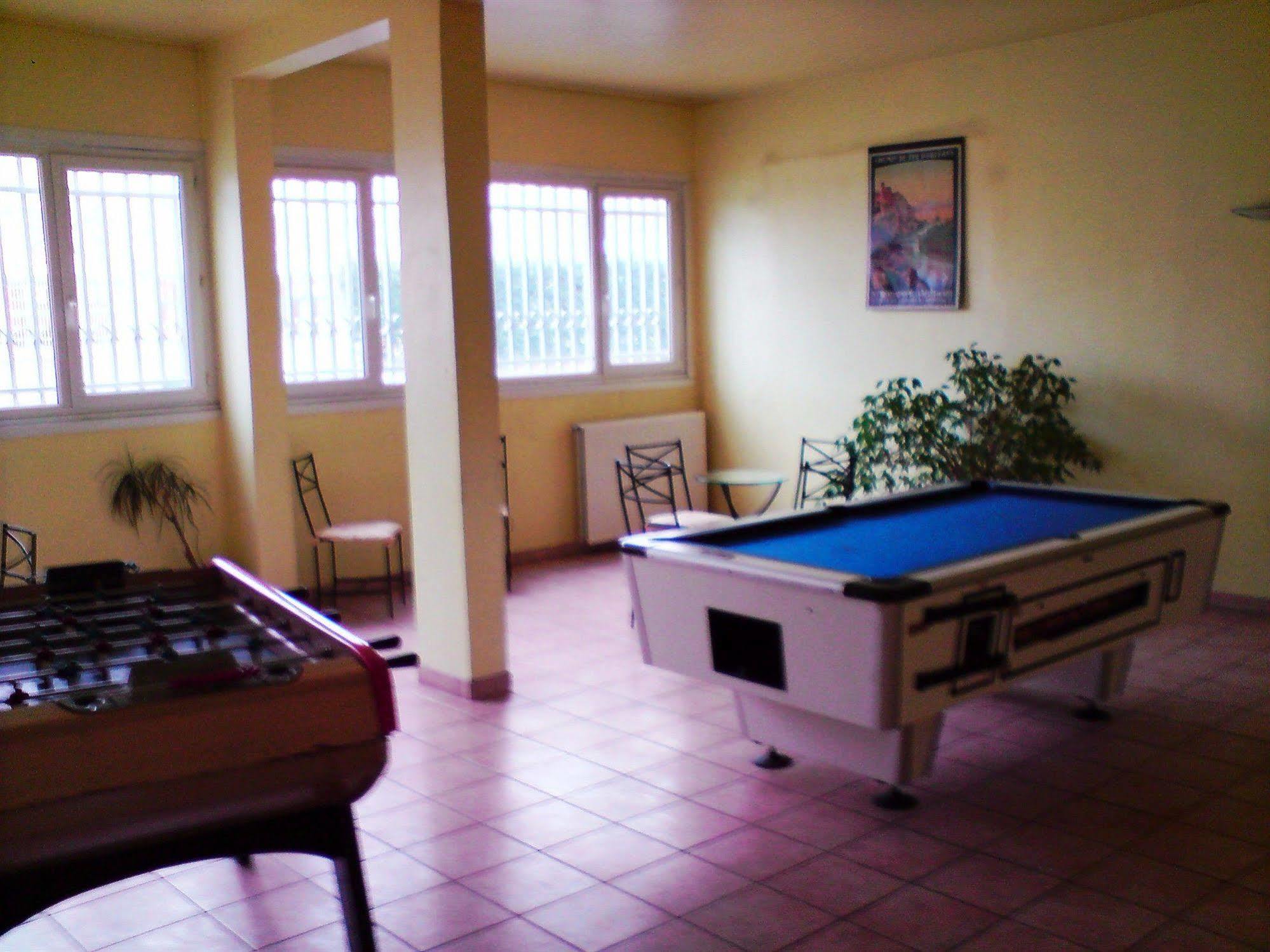 Hotel Residence Les Aiguades Port-de-Bouc Ngoại thất bức ảnh