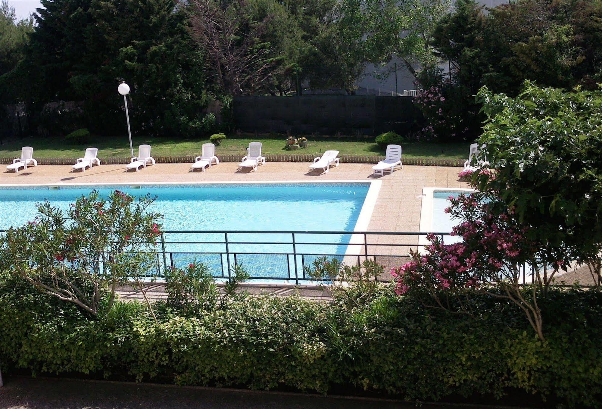 Hotel Residence Les Aiguades Port-de-Bouc Ngoại thất bức ảnh